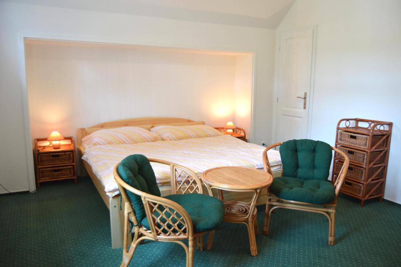 Splavsky Zamecek Apartment สตาเร สปลาวี ภายนอก รูปภาพ
